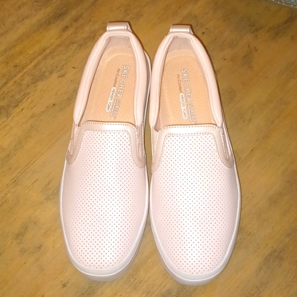 NEW Skechers Street Air Cooled Los Angeles Memory Foam Slip-ons | Size 8